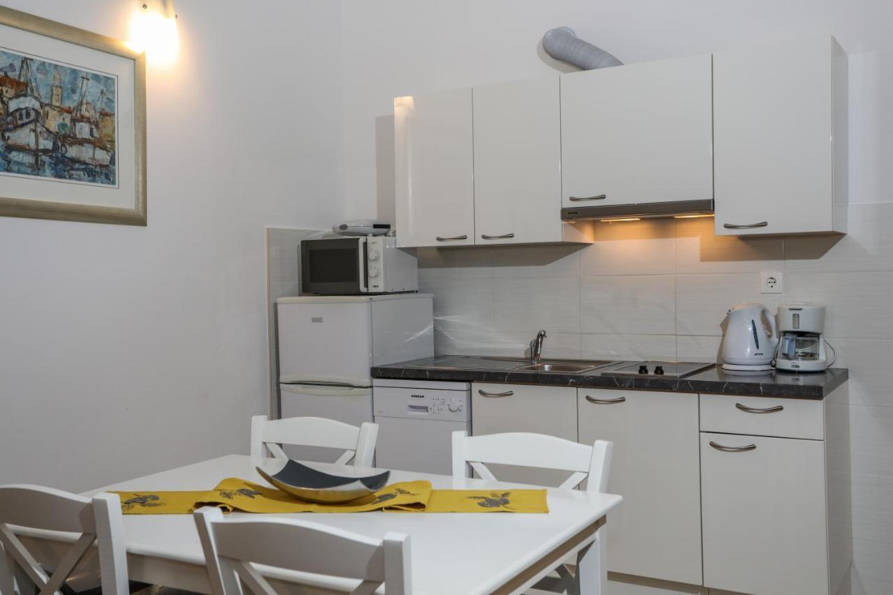 Apartments Stipe Plazibat هفار المظهر الخارجي الصورة