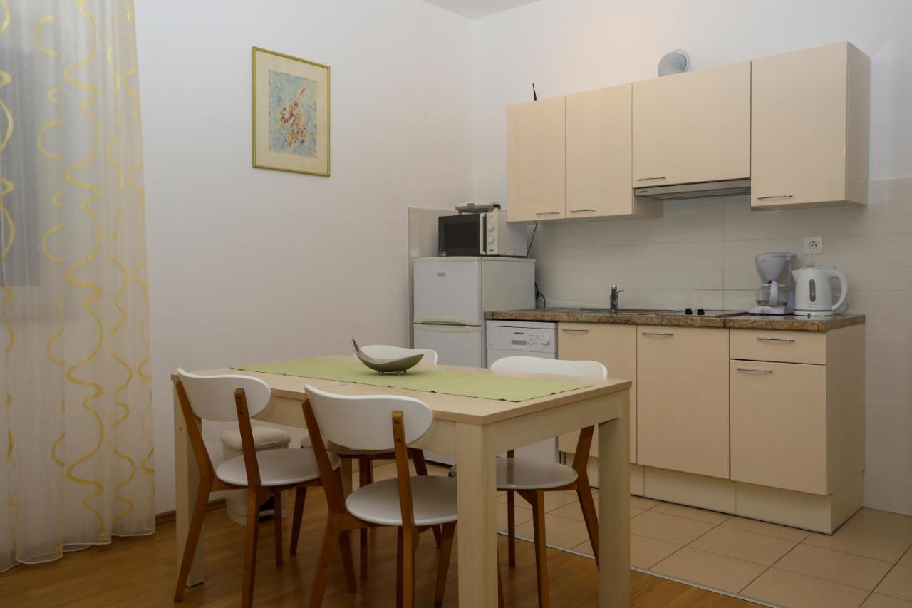 Apartments Stipe Plazibat هفار المظهر الخارجي الصورة