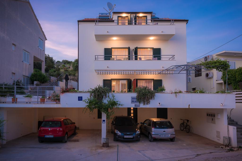 Apartments Stipe Plazibat هفار المظهر الخارجي الصورة