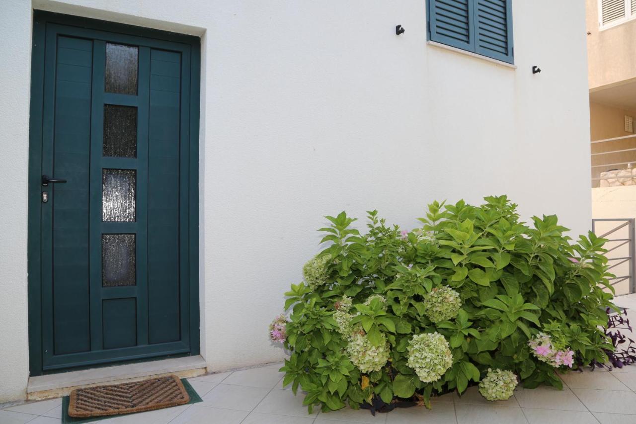 Apartments Stipe Plazibat هفار المظهر الخارجي الصورة